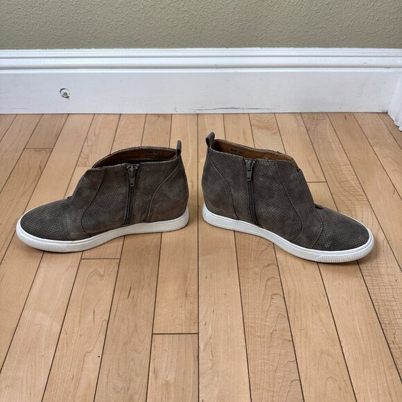 DOLCE VITA Kalista Perforated Wedge Sneaker Bootie Size 8.5 - Picture 7 of 10